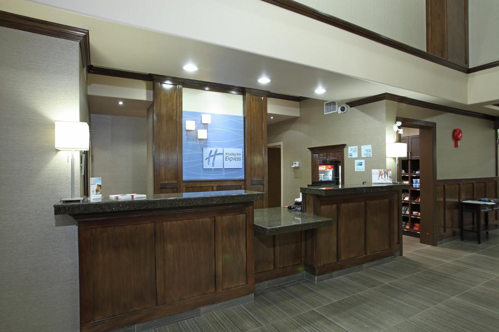 Holiday Inn Express Hotel & Suites Vernon By Ihg Exterior foto