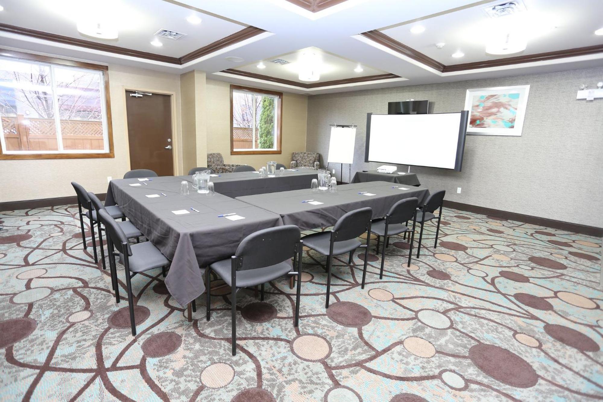 Holiday Inn Express Hotel & Suites Vernon By Ihg Exterior foto